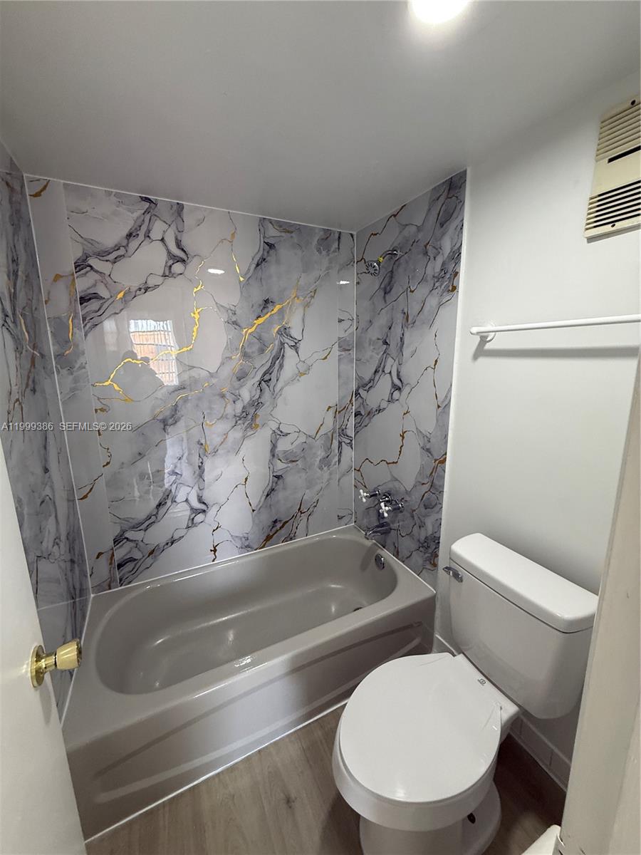 1900 West 68th Street, Unit B203 Hialeah, FL 33014 - Photo 16 of 18