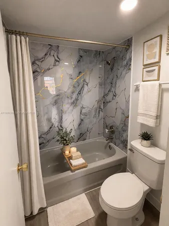 $285,000 | 1900 West 68th Street, Unit B203, Hialeah, FL 33014