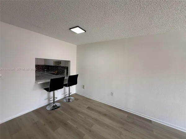 $285,000 | 1900 West 68th Street, Unit B203, Hialeah, FL 33014