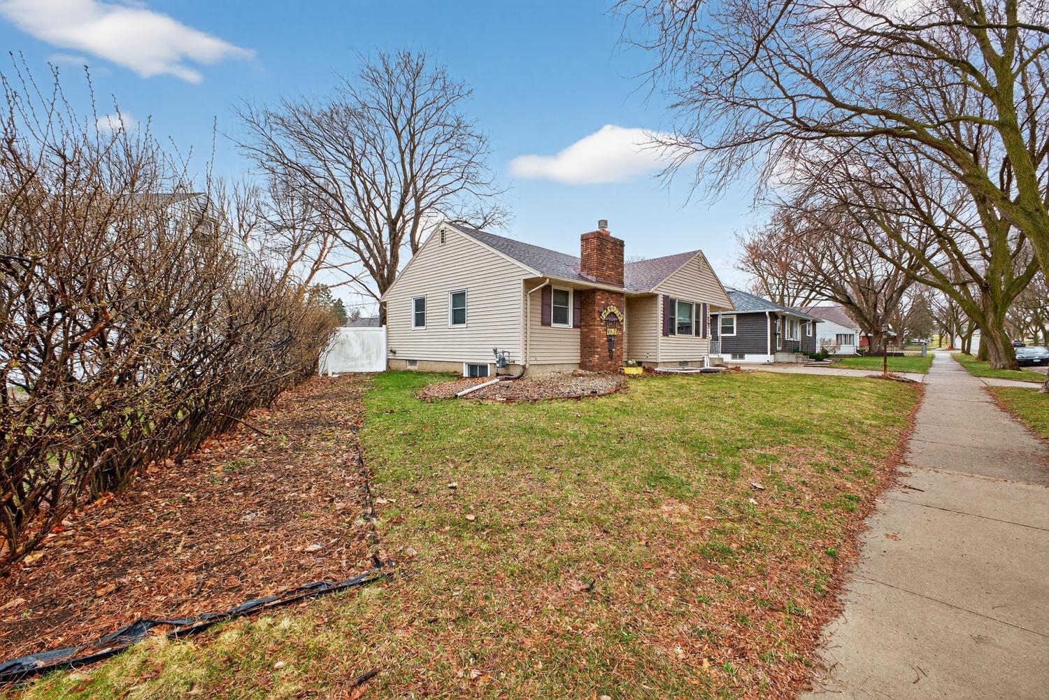 1447 13th Avenue Northwest Rochester, MN 55901 - Photo 3 of 38
