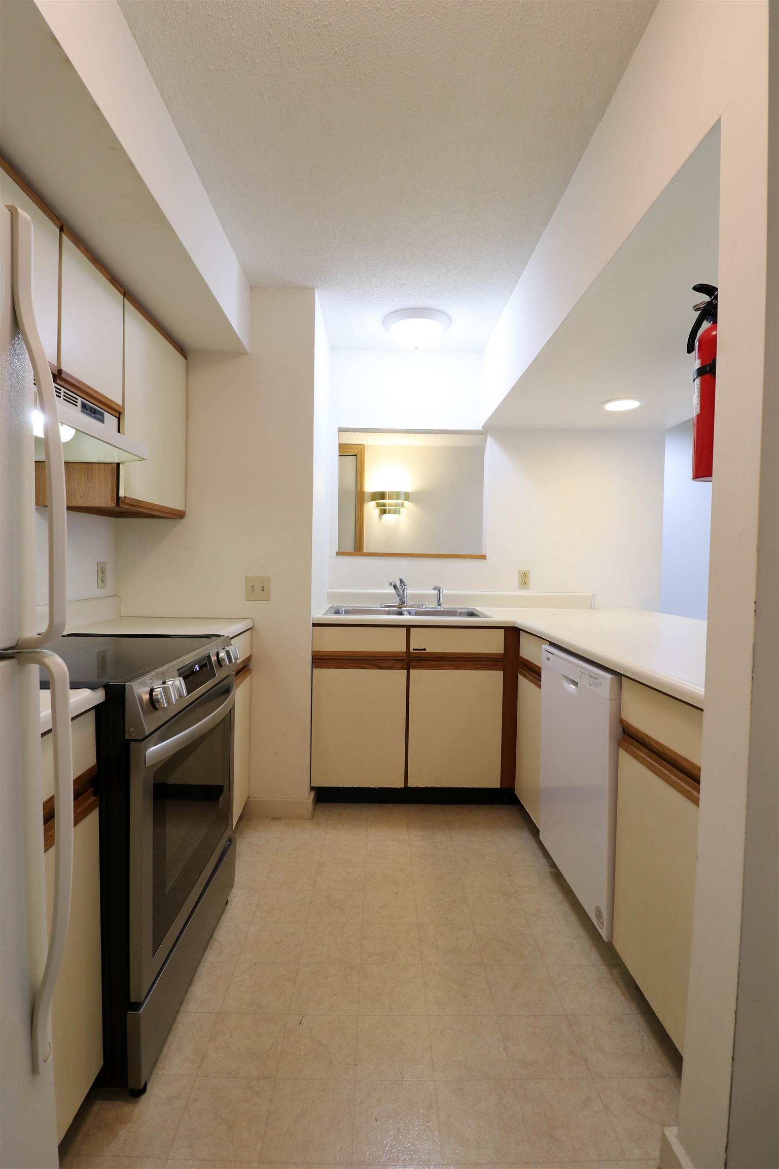 30 Wolf Road, Unit 204 Lebanon, NH 03766 - Photo 9 of 18 Gallery Image 9
