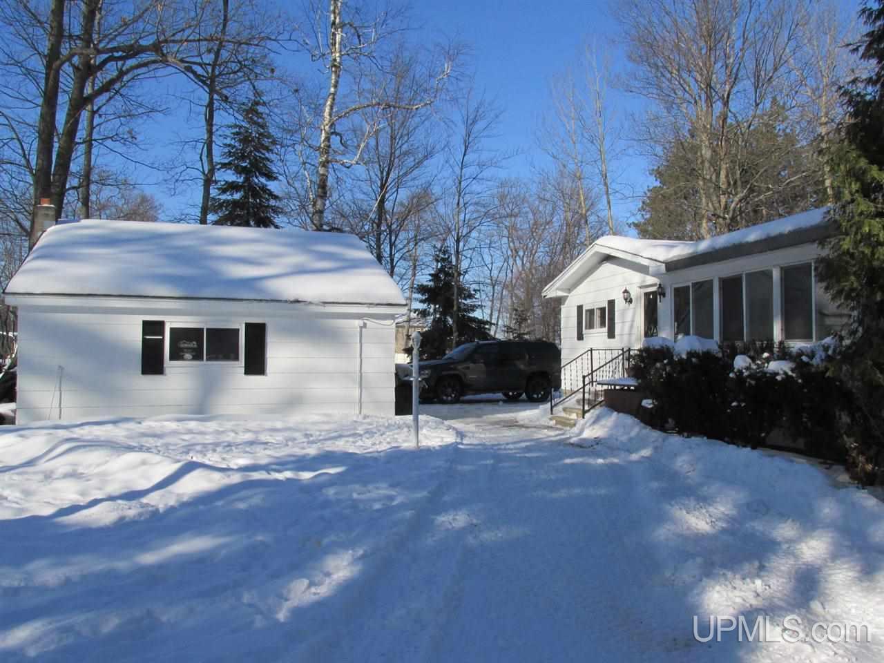 7135 P Road Gladstone, MI 49837 - Photo 2 of 21