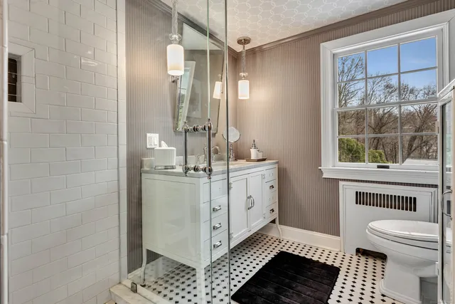 $1,000,000 | 77 Eastfield Road, Waterbury, CT 06708