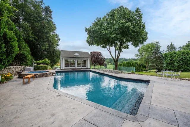 $1,000,000 | 77 Eastfield Road, Waterbury, CT 06708