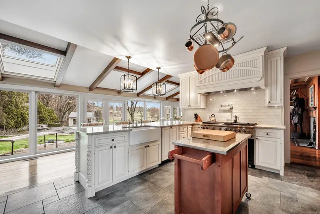 $1,000,000 | 77 Eastfield Road, Waterbury, CT 06708