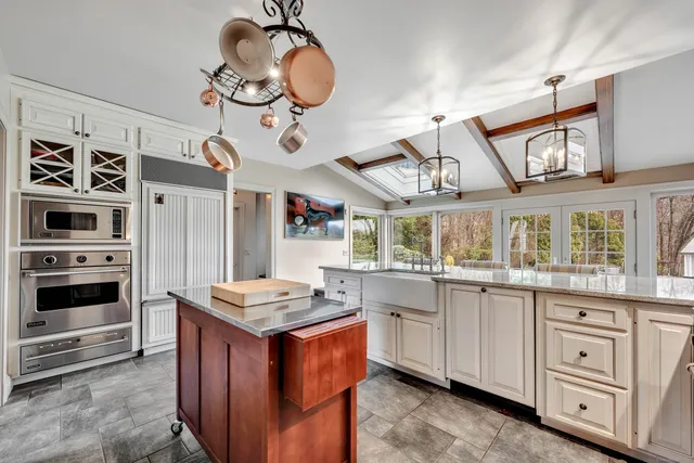 $1,000,000 | 77 Eastfield Road, Waterbury, CT 06708