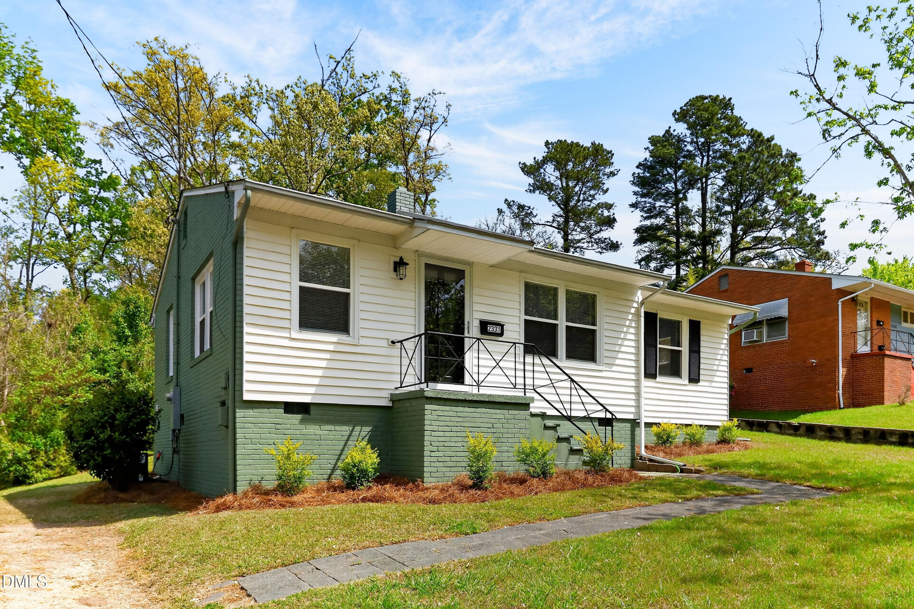 2331 Kennington Road Raleigh, NC 27610 - Photo 4 of 30