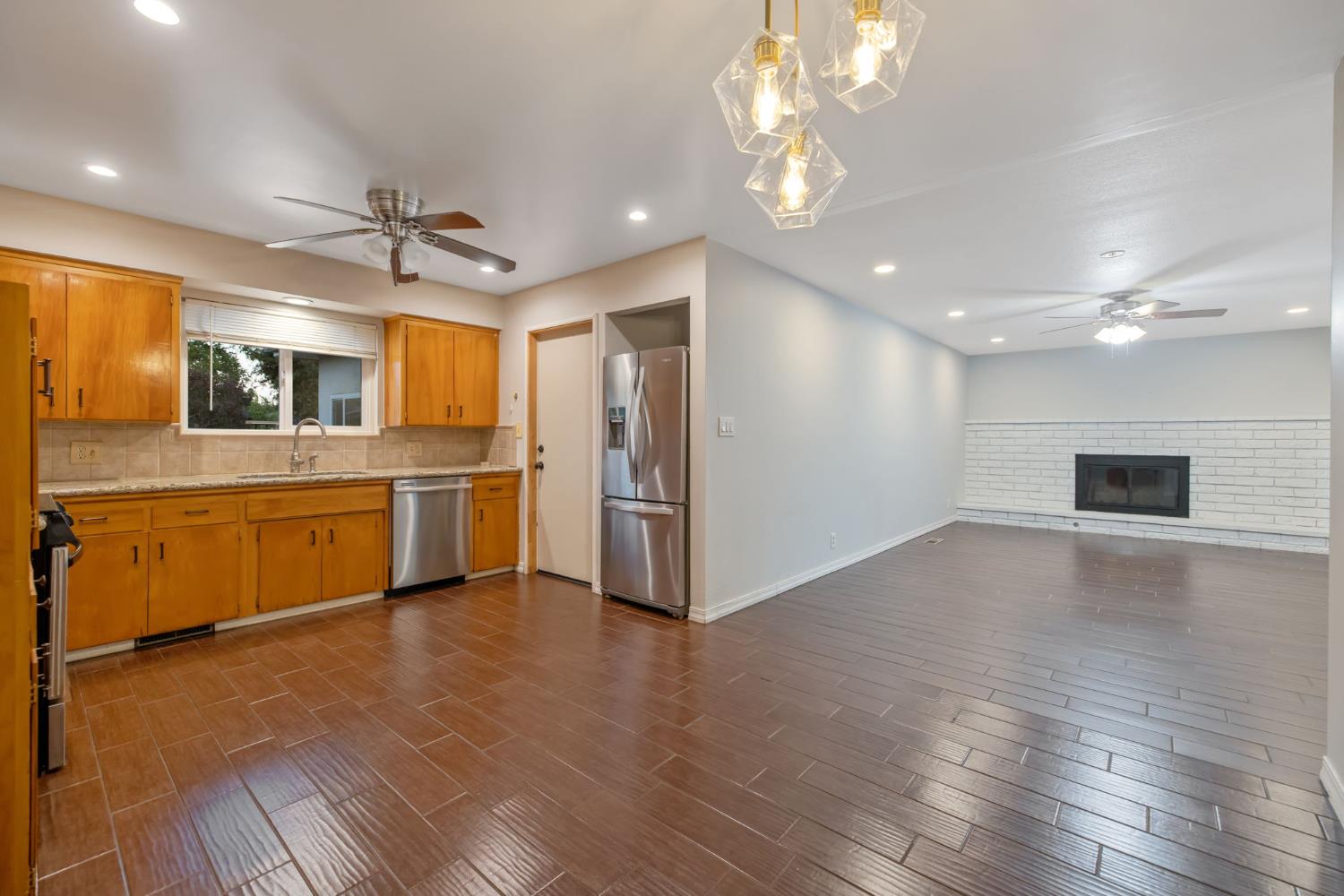 1395 South Rupert Avenue Reedley, CA 93654 - Photo 10 of 45