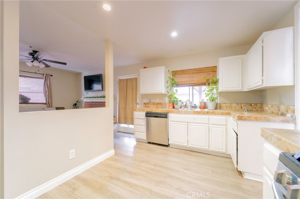 13584 Sutter Court Fontana, CA 92336 - Photo 19 of 38