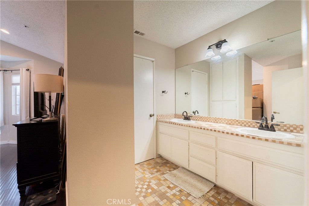 13584 Sutter Court Fontana, CA 92336 - Photo 26 of 38