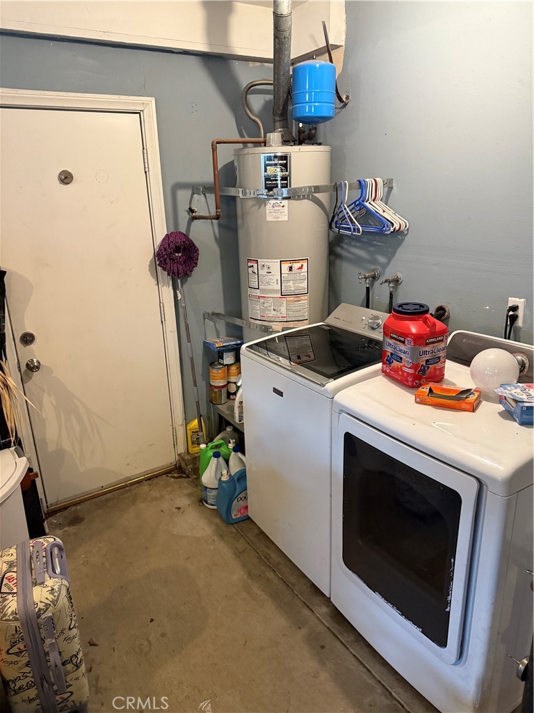 13584 Sutter Court Fontana, CA 92336 - Photo 43 of 46 a utility room with dryer and washer
