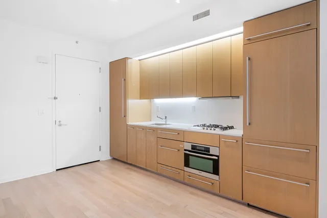$950,000 | 340 East 23rd Street, Unit 5F | Gramercy