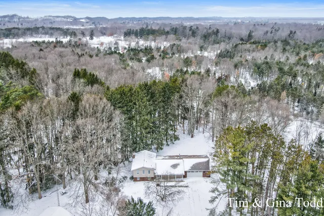 $415,000 | 16565 Beechnut Court, Grand Haven, MI 49417