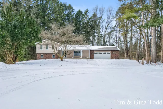 $415,000 | 16565 Beechnut Court, Grand Haven, MI 49417