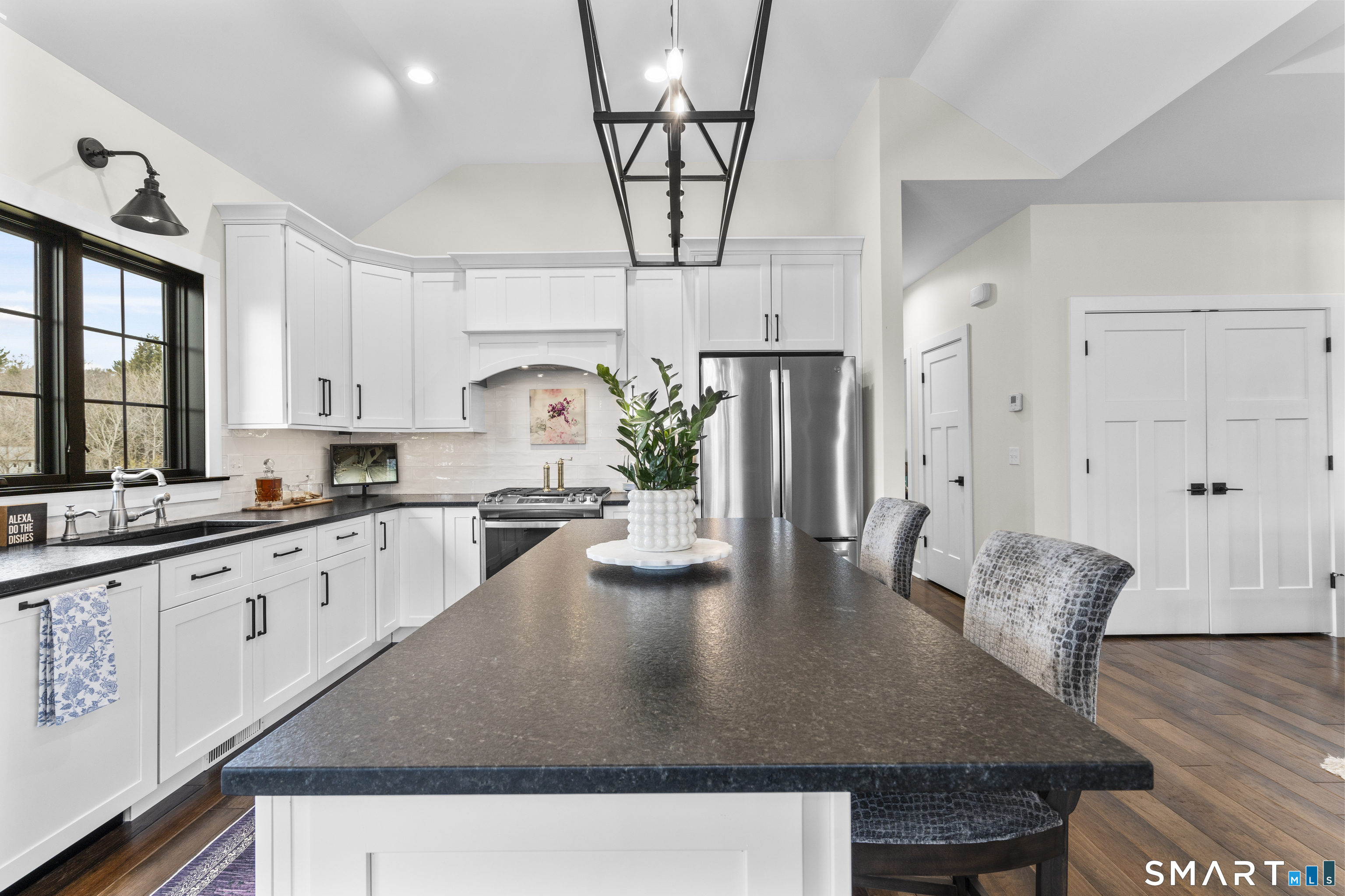 33 Wiegert Way Bristol, CT 06010 - Photo 11 of 39