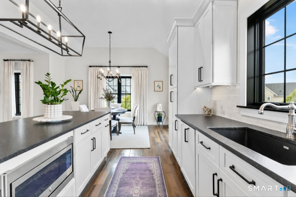 33 Wiegert Way Bristol, CT 06010 - Photo 13 of 39