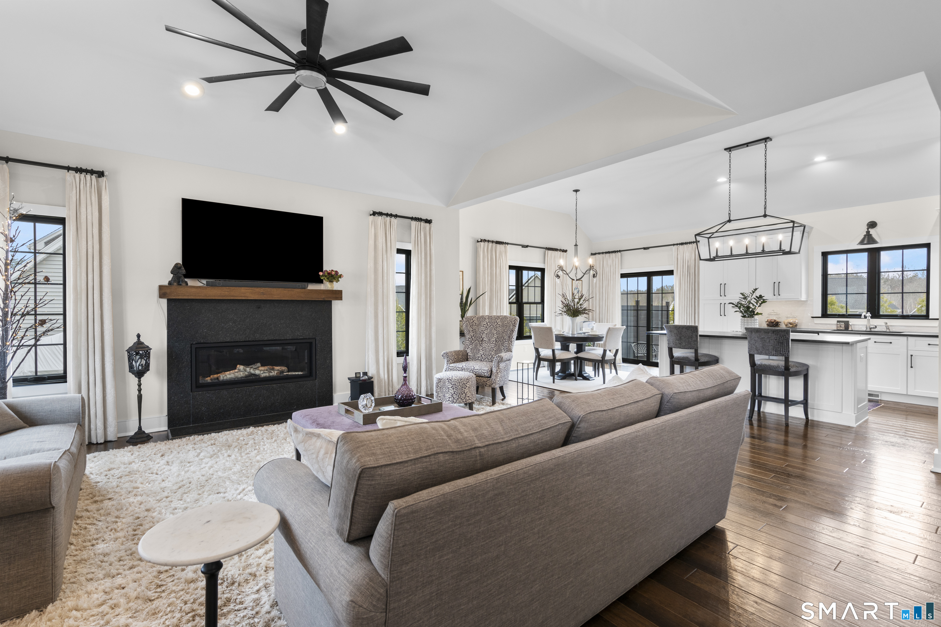 33 Wiegert Way Bristol, CT 06010 - Photo 4 of 39