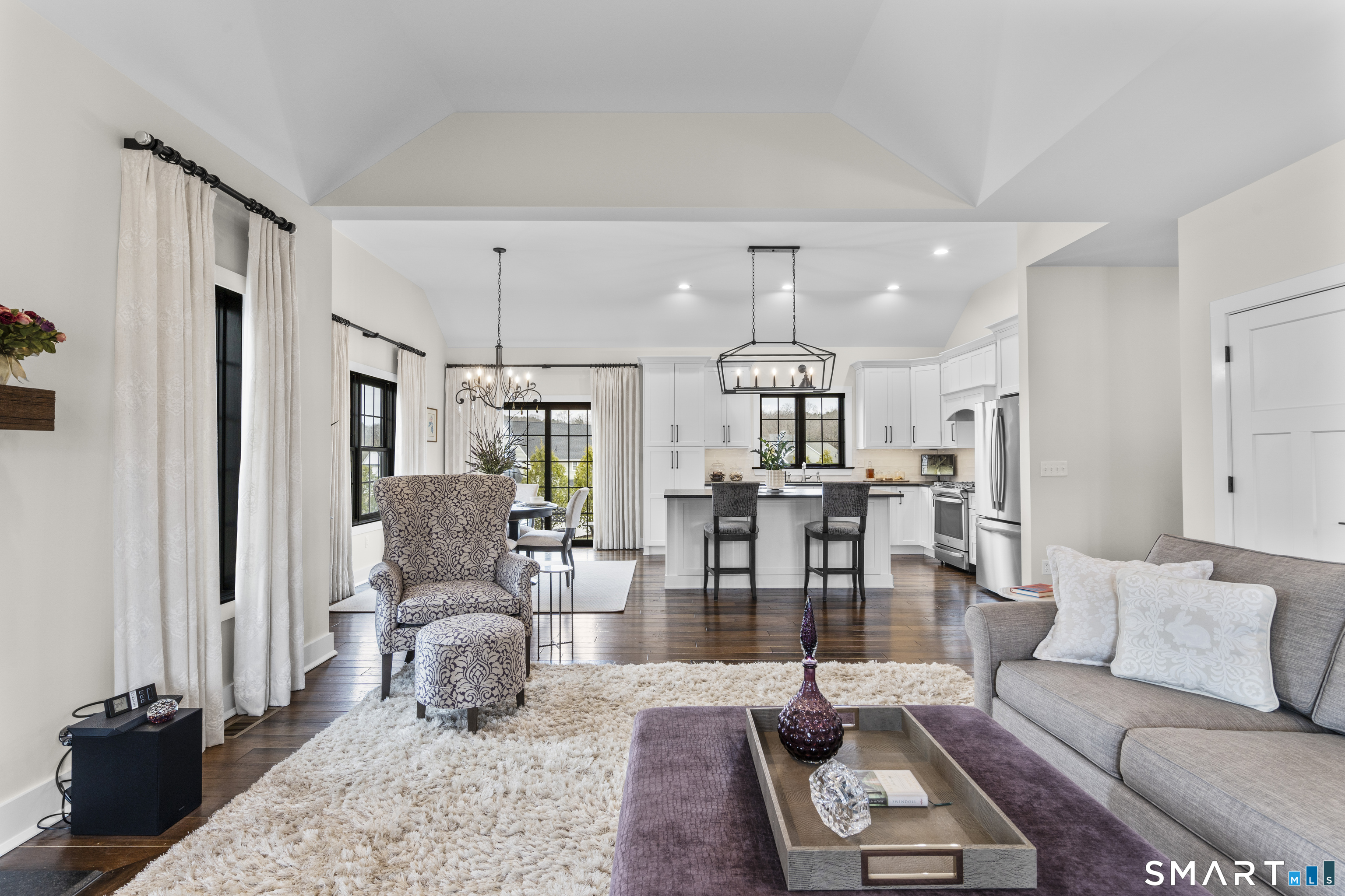 33 Wiegert Way Bristol, CT 06010 - Photo 5 of 39