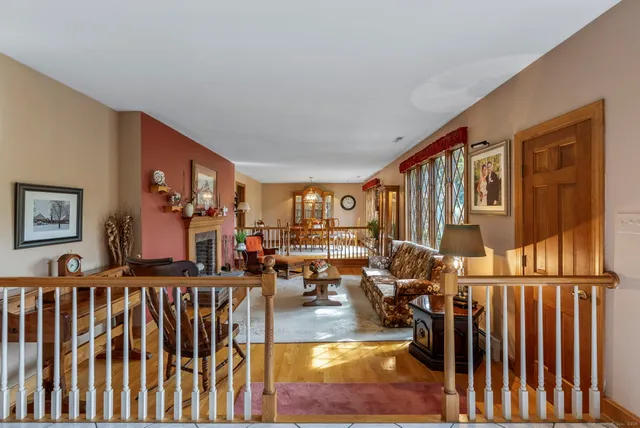 $499,900 | 10 Cleary Lane, Windsor, CT 06095