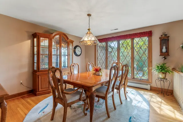 $499,900 | 10 Cleary Lane, Windsor, CT 06095