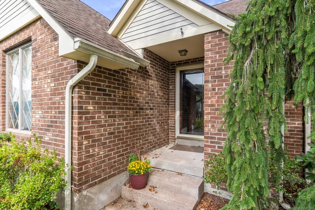 $499,900 | 10 Cleary Lane, Windsor, CT 06095