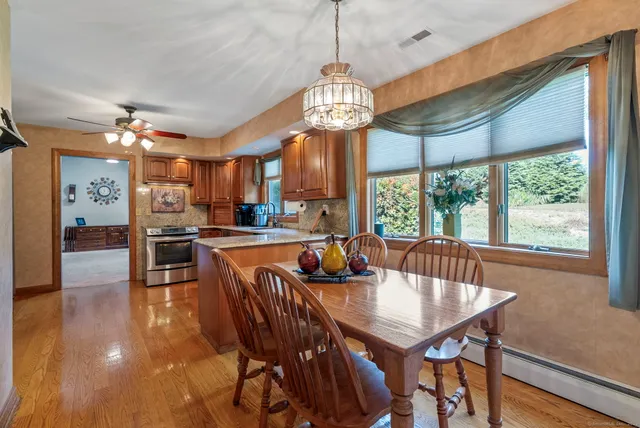 $499,900 | 10 Cleary Lane, Windsor, CT 06095