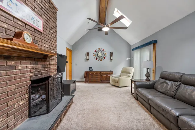 $499,900 | 10 Cleary Lane, Windsor, CT 06095