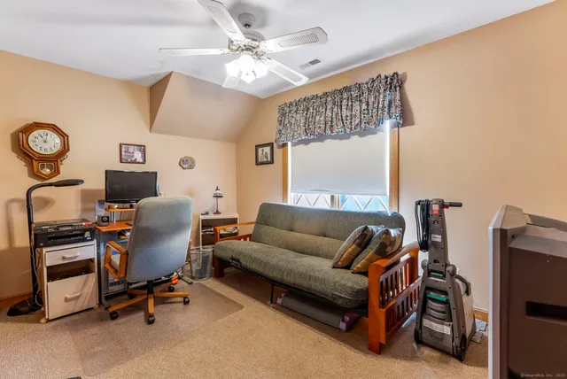 $499,900 | 10 Cleary Lane, Windsor, CT 06095