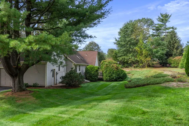 $499,900 | 10 Cleary Lane, Windsor, CT 06095