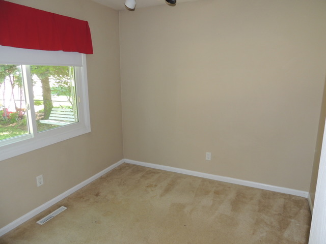588 Norman Drive Cary, IL 60013 - Photo 7 of 8