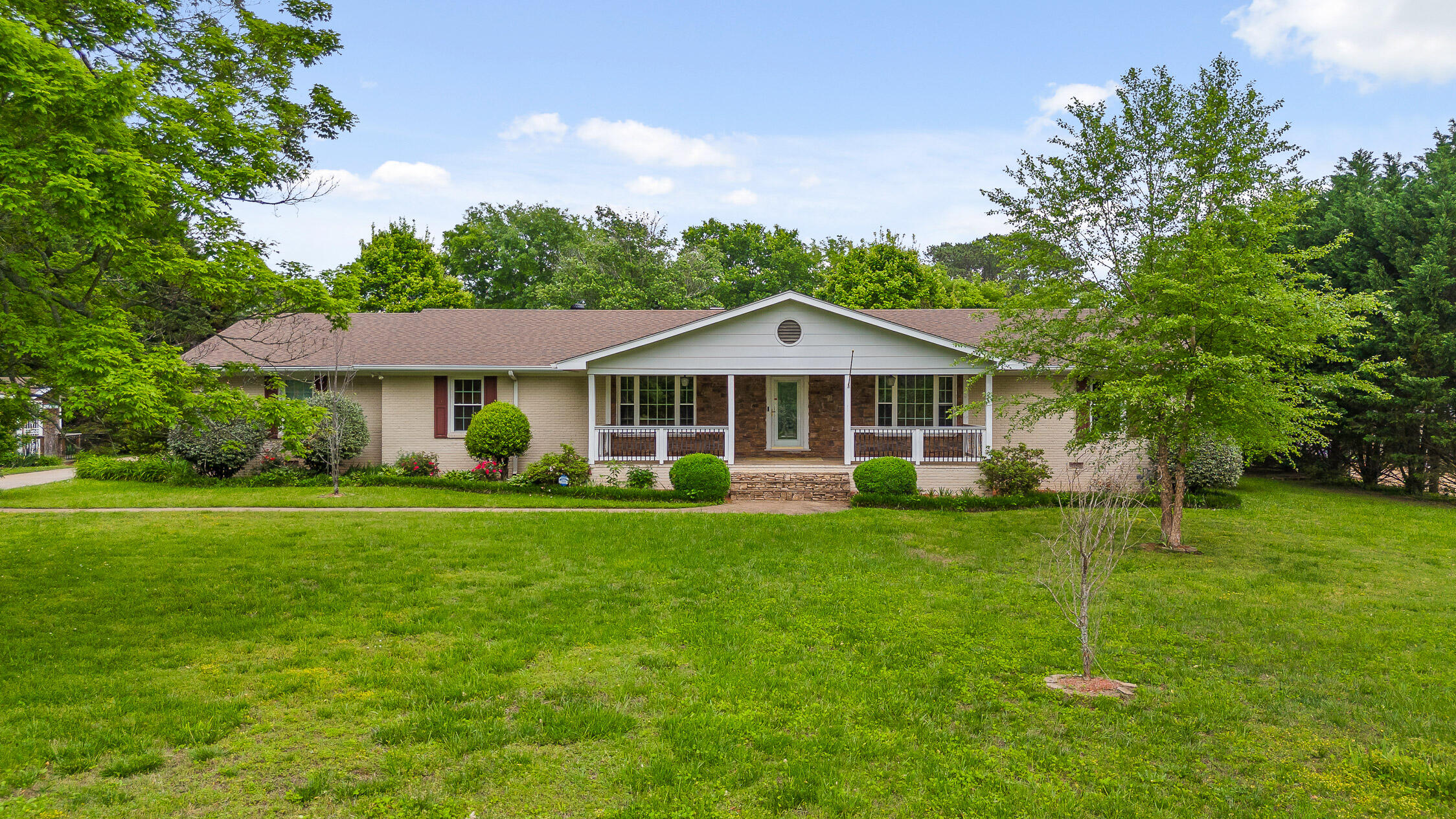 2026 Hickory Valley Road Chattanooga, TN 37421 - Photo 4 of 43 Hickory Valley-12
