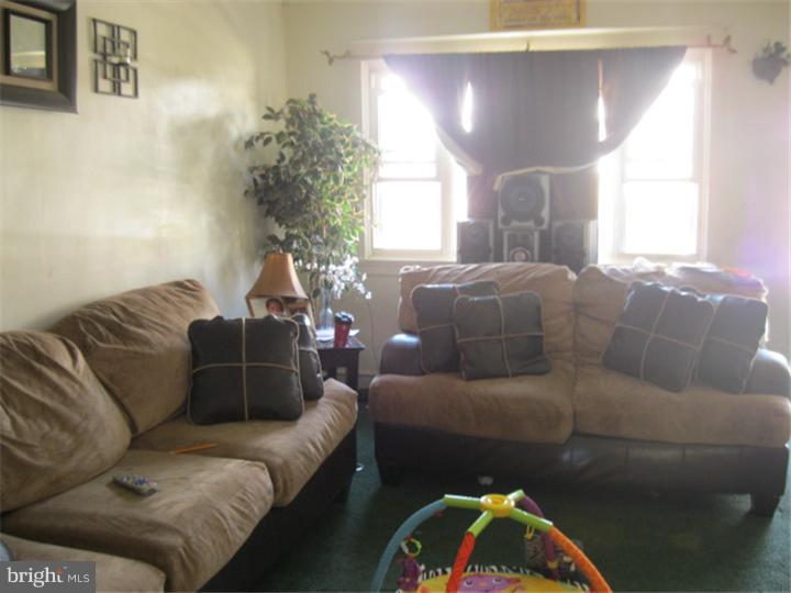 290 Sanford Road Upper Darby, PA 19082 - Photo 2 of 9 Living Room