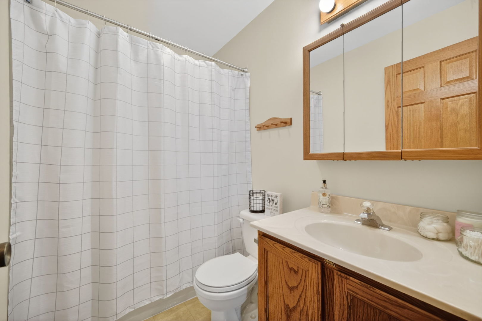 S075 Pleasant Hill Road Wheaton, IL 60187 - Photo 13 of 31