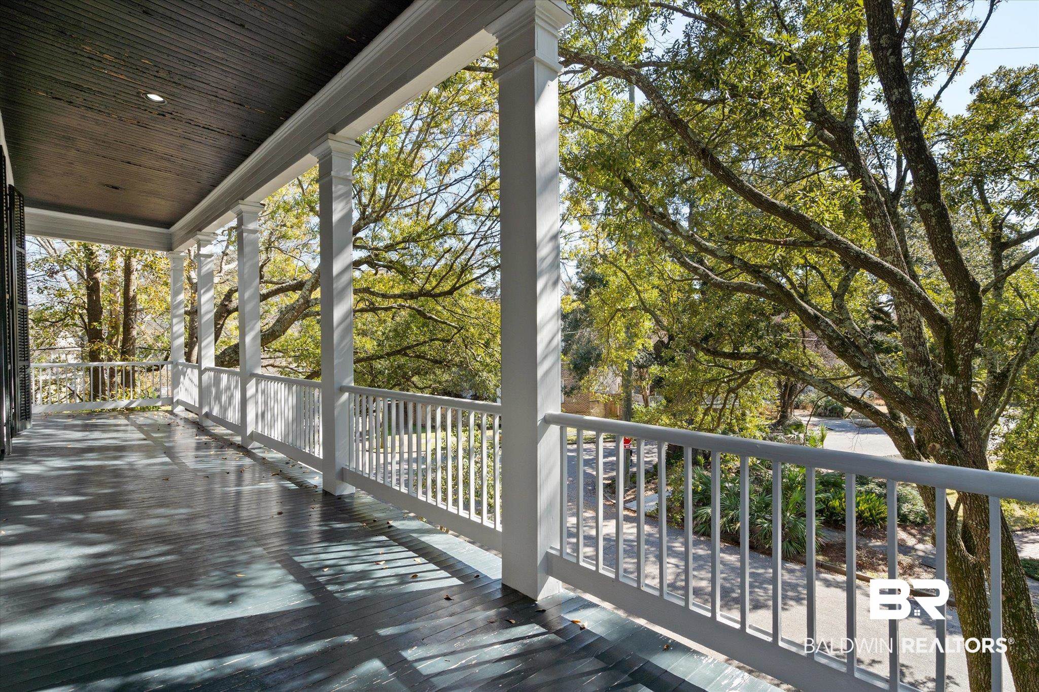 950 Palmetto Street Mobile, AL 36604 - Photo 22 of 33 Upper balcony