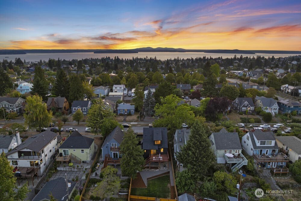 5926 34th Avenue Southwest Seattle, WA 98126 - Photo 32 of 36 a view of a city