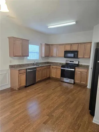 $1,900 | 2107 Executive Drive, Duluth, GA 30096