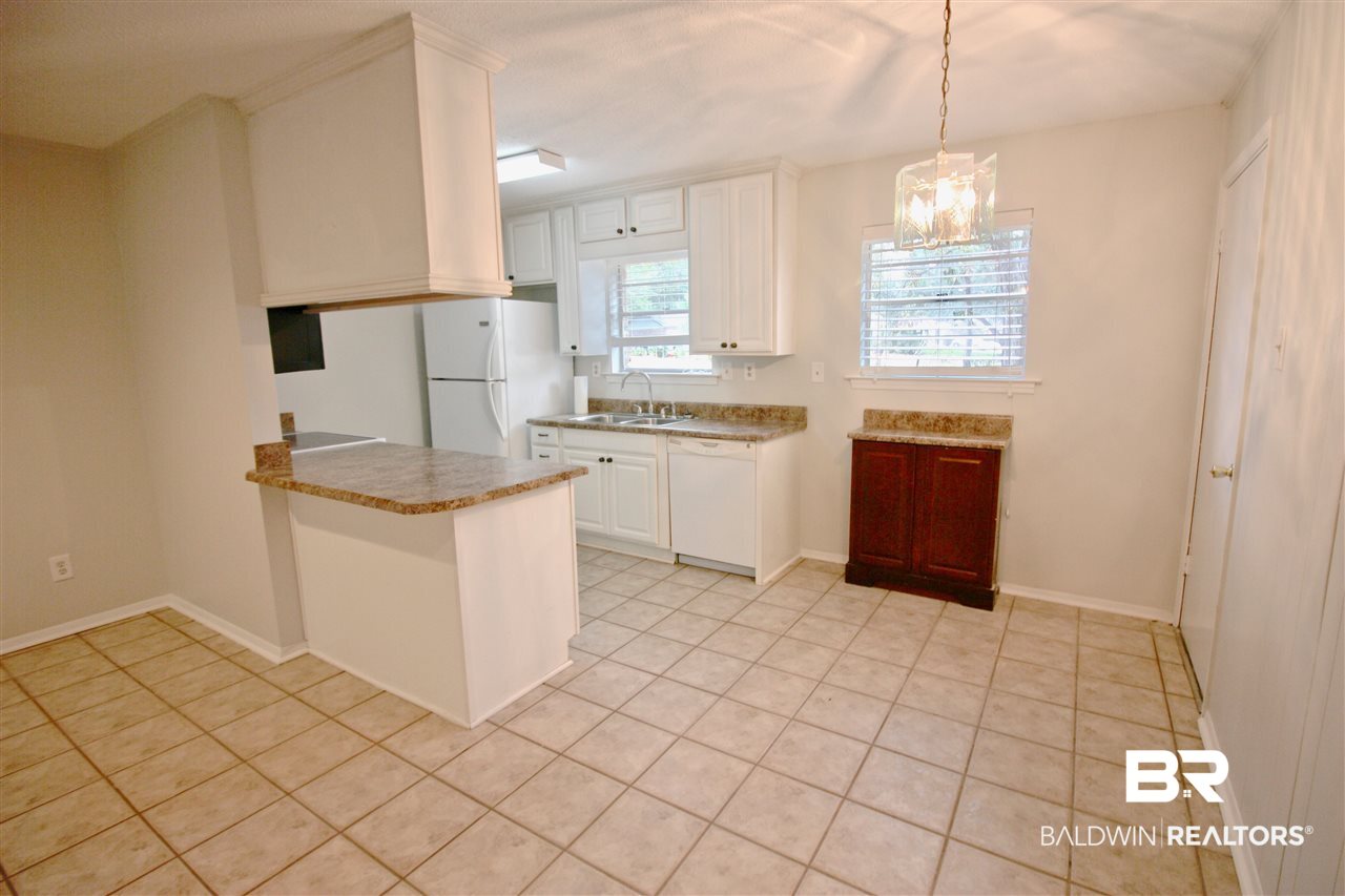 5558 Andover Boulevard Mobile, AL 36609 - Photo 8 of 23
