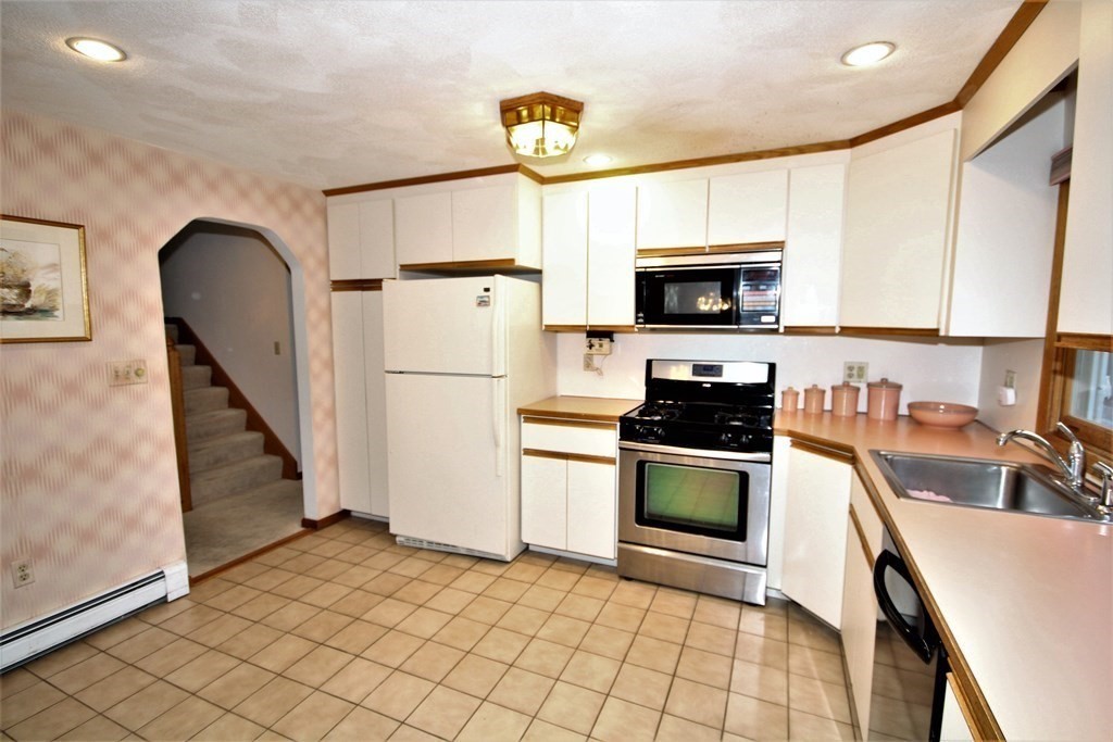 287 Sprague Street Dedham, MA 02026 - Photo 7 of 34 Gallery Image 7
