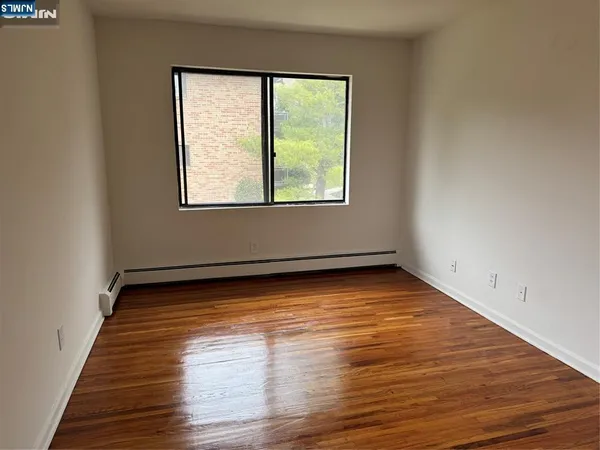 $2,650 | 101 Bellgrove Drive, Unit 1B, Mahwah, NJ 07430