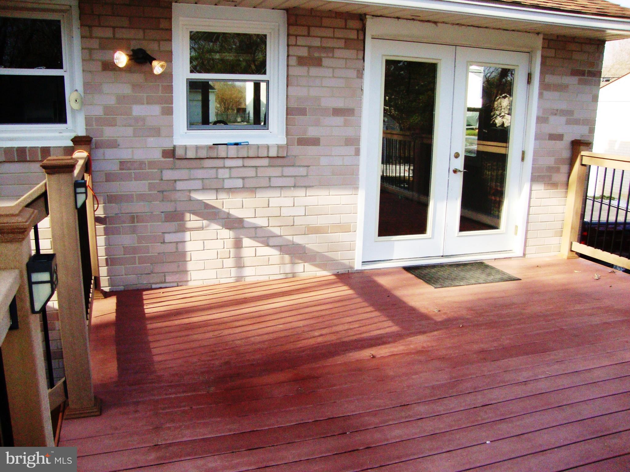 3803 Longley Road Abingdon, MD 21009 - Photo 26 of 30 Composite Boards and Aluminum Rails