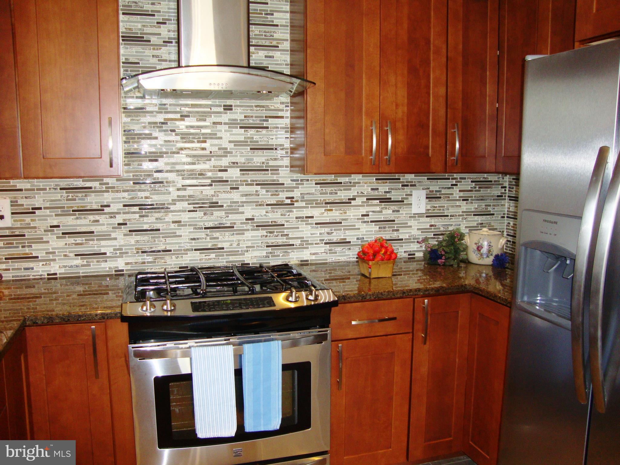 3803 Longley Road Abingdon, MD 21009 - Photo 5 of 30 Gas Stove with Broan Hood