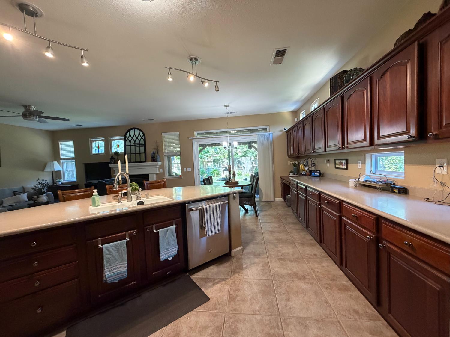 3200 Mont Cliff Court Modesto, CA 95355 - Photo 7 of 80