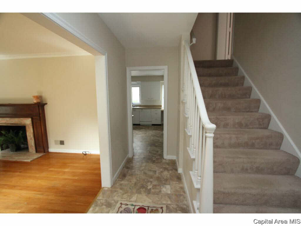 1925 South Wiggins Avenue Springfield, IL 62704 - Photo 6 of 32