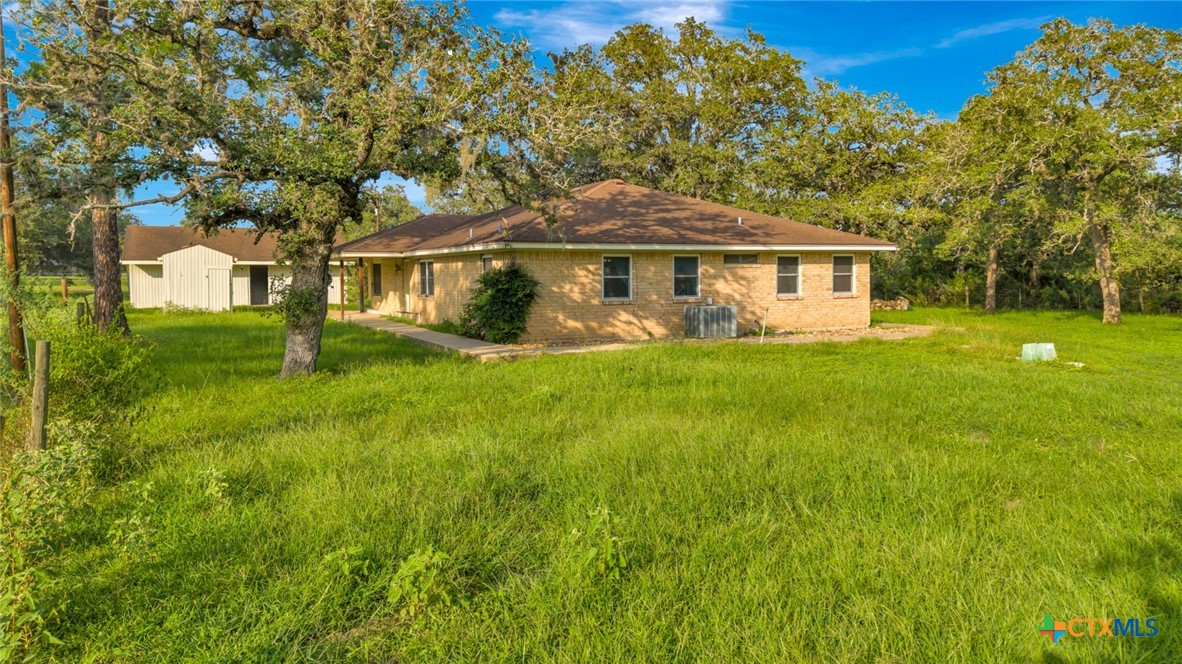 175 Albrecht Road Victoria, TX 77905 - Photo 32 of 47