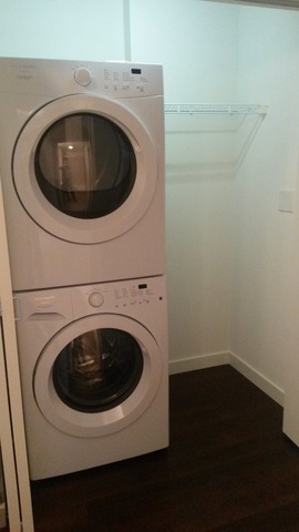 235 West Van Buren Street, Unit 3620 Chicago, IL 60607 - Photo 10 of 12 a utility room with dryer and washer