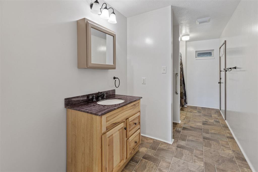 3701 Davis Road Westlake, LA 70669 - Photo 13 of 26