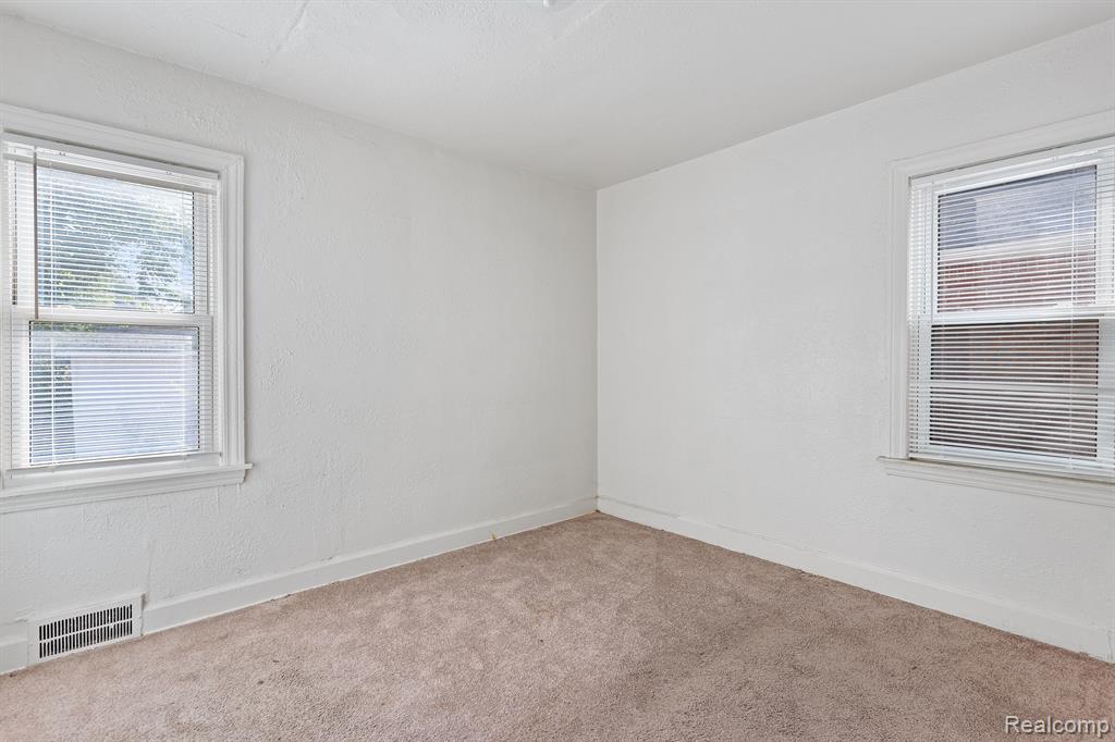 9534 Rutland Street Detroit, MI 48227 - Photo 16 of 31