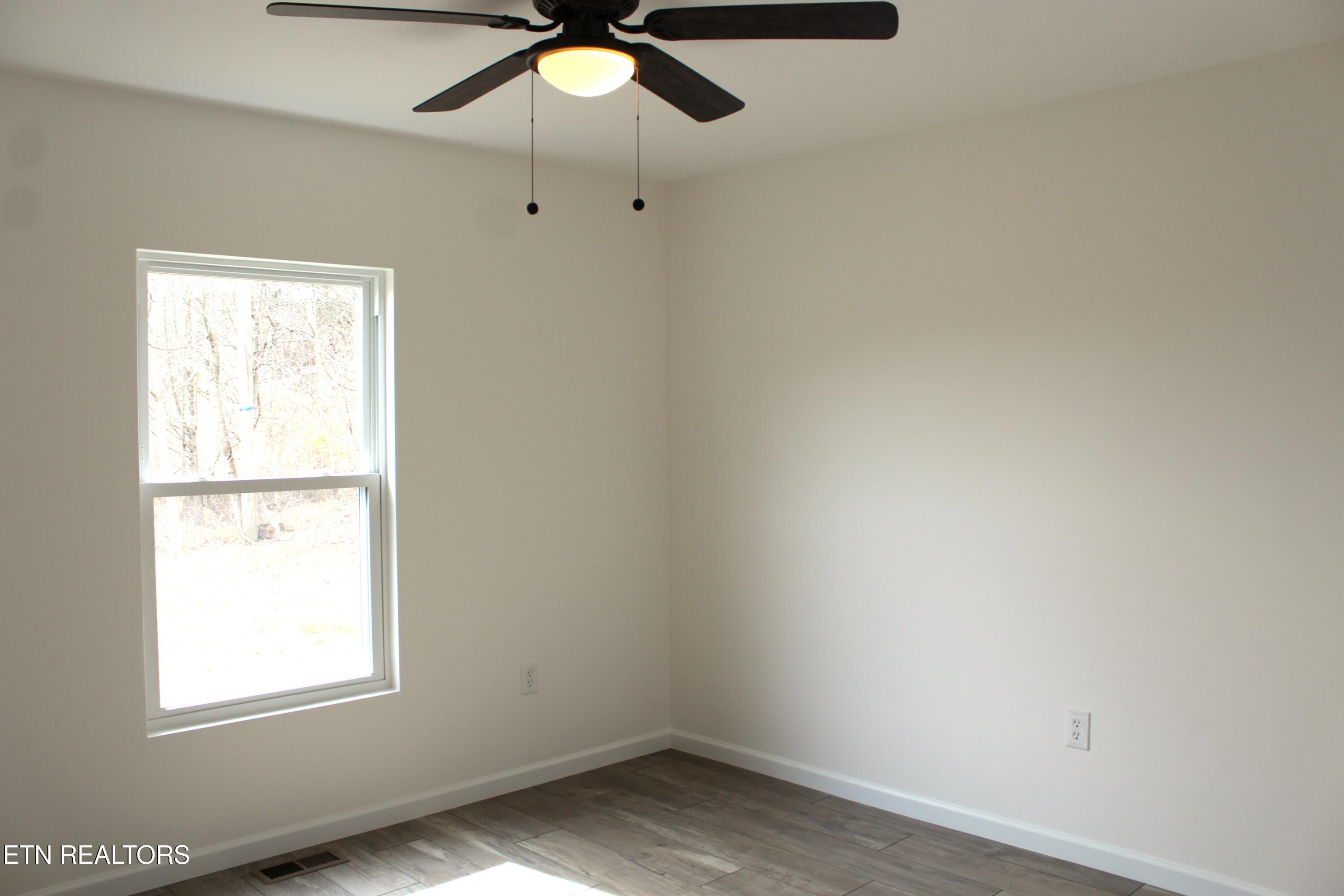 189 Old Sweetwater Road Sweetwater, TN 37874 - Photo 12 of 18 IMG_5047