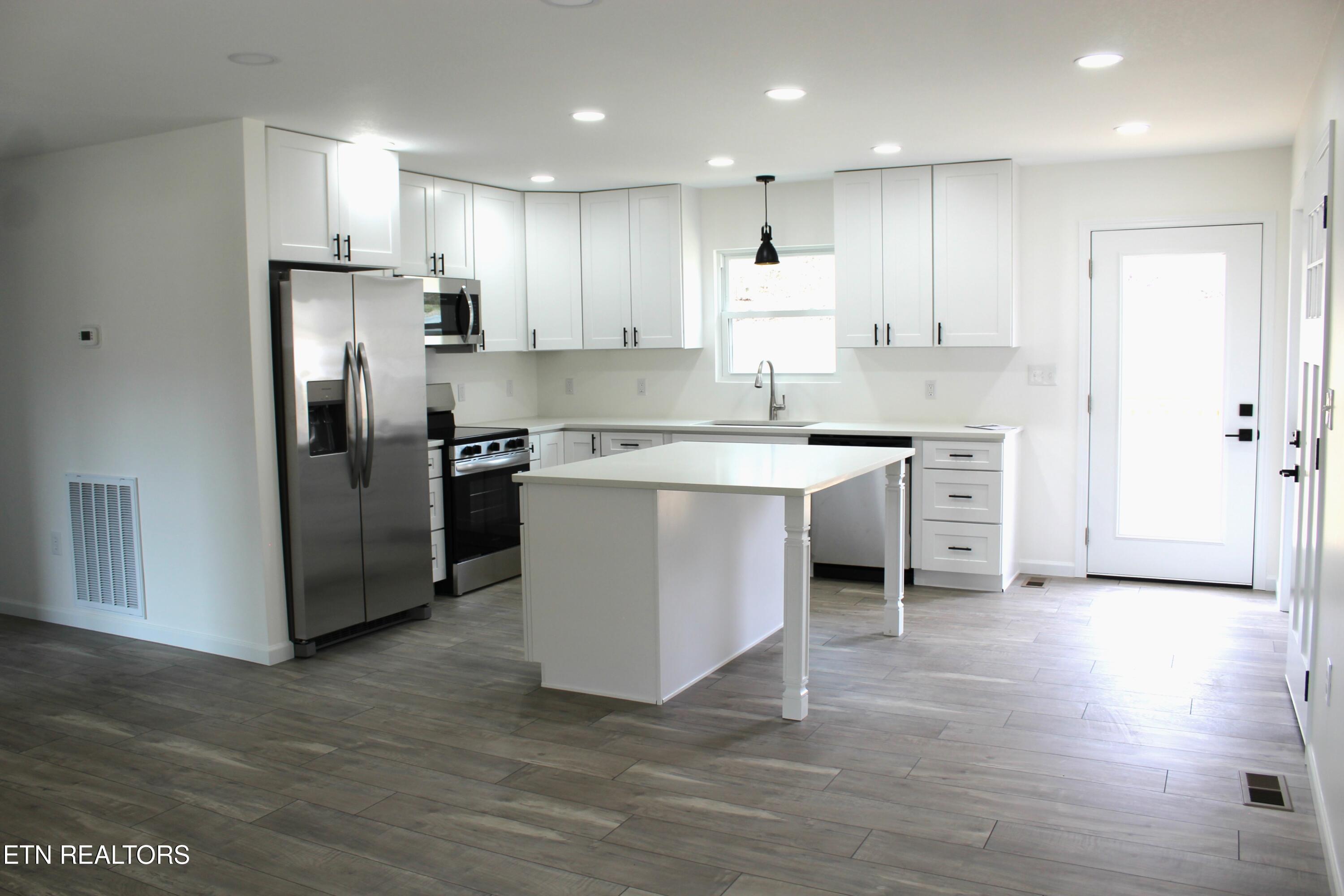 189 Old Sweetwater Road Sweetwater, TN 37874 - Photo 8 of 18 IMG_5042