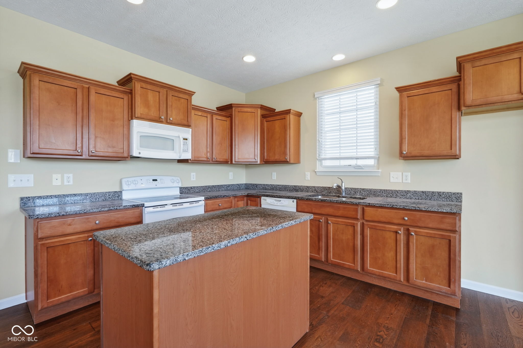 16031 Lambrusco Way Fishers, IN 46037 - Photo 13 of 32